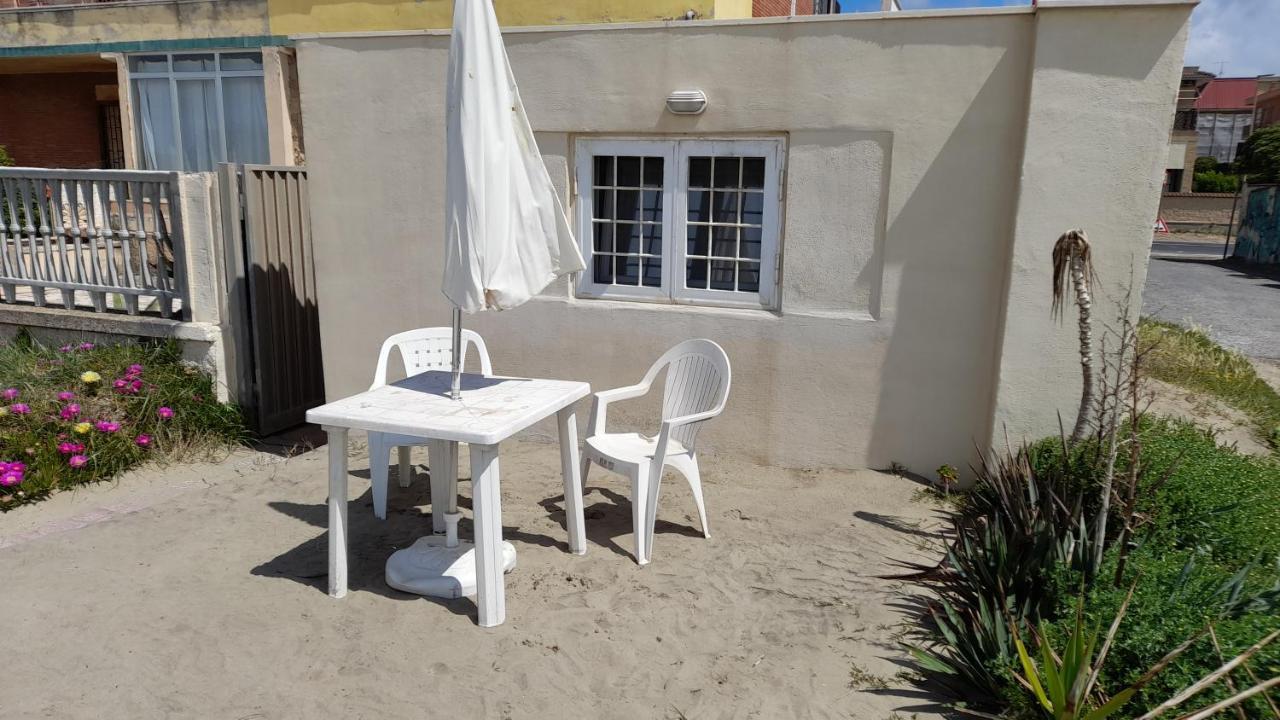Casina Sulla Sabbia Lägenhet Torvaianica Exteriör bild