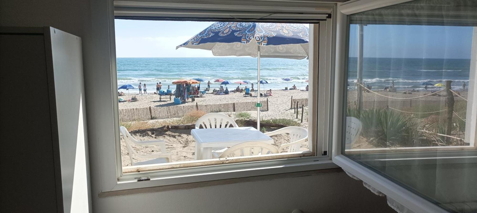 Casina Sulla Sabbia Lägenhet Torvaianica Exteriör bild